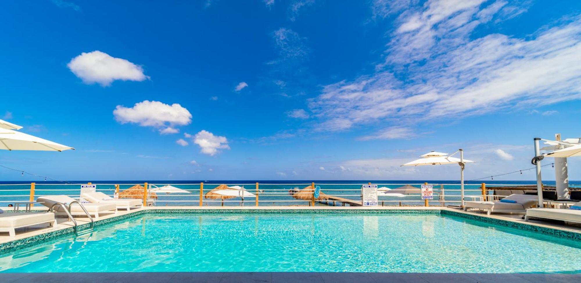 Cobalt Coast Resort West Bay Exterior foto